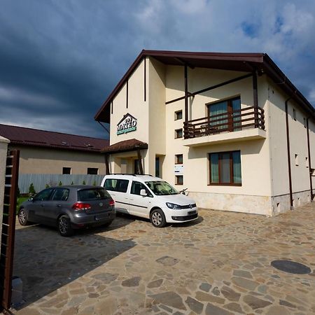 Hotel Pensiunea Mateo à Buzău Extérieur photo