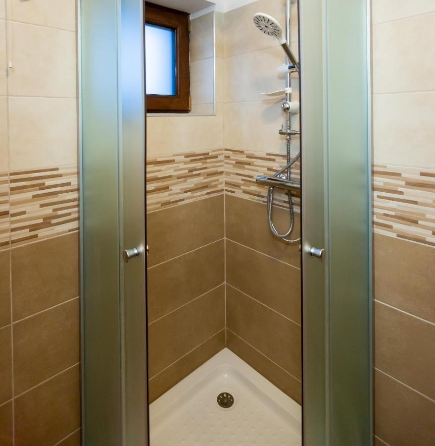 Hotel Pensiunea Mateo à Buzău Extérieur photo